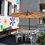 10 Coins & Tours Hostel *