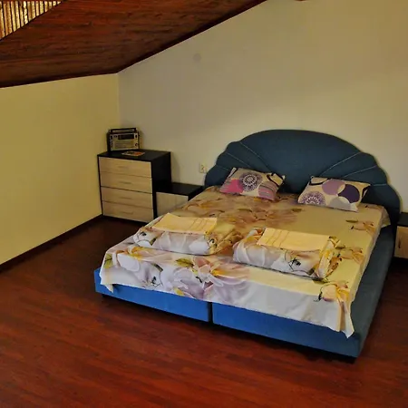 10 Coins Hostel&tours *