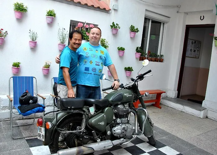 10 Coins & Tours Hostel Sofie