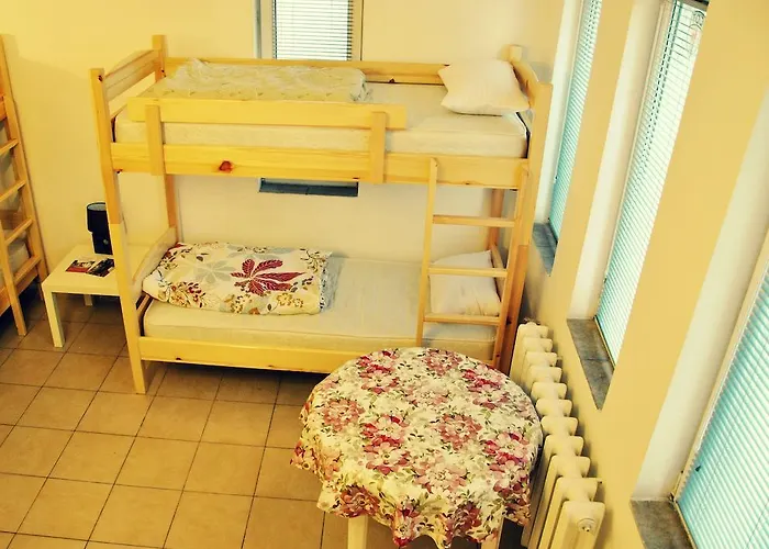 Hostel 10 Coins & Tours