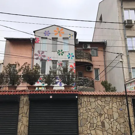 10 Coins & Tours Hostel *