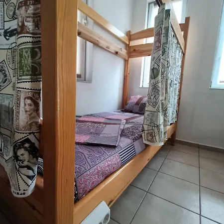 Hostel 10 Coins & Tours *