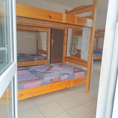 10 Coins & Tours Hostel