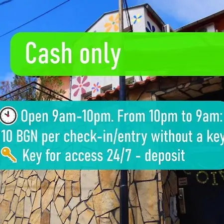 Hostel 10 Coins Hostel&tours *