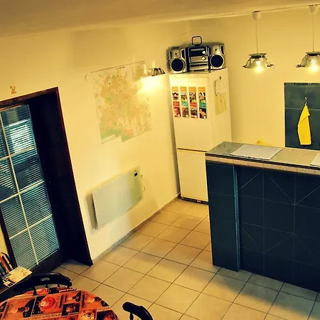 Hostal 10 Coins & Tours *