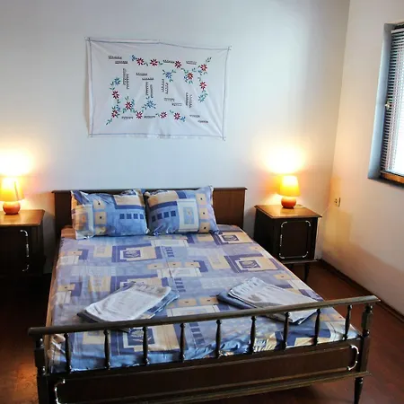Hostal 10 Coins & Tours *