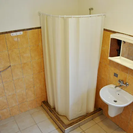 Hostel 10 Coins & Tours *