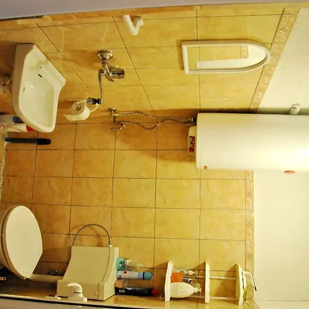 10 Coins & Tours Hostel *