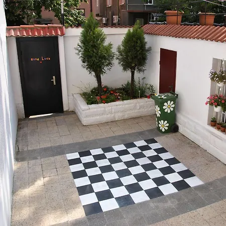 Vandrarhem 10 Coins & Tours *