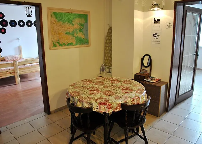 10 Coins Hostel&tours