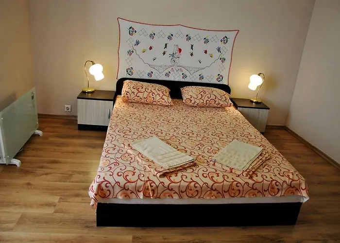 10 Coins & Tours Hostel