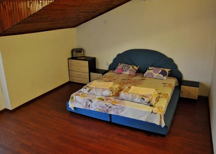 10 Coins Hostel&tours *