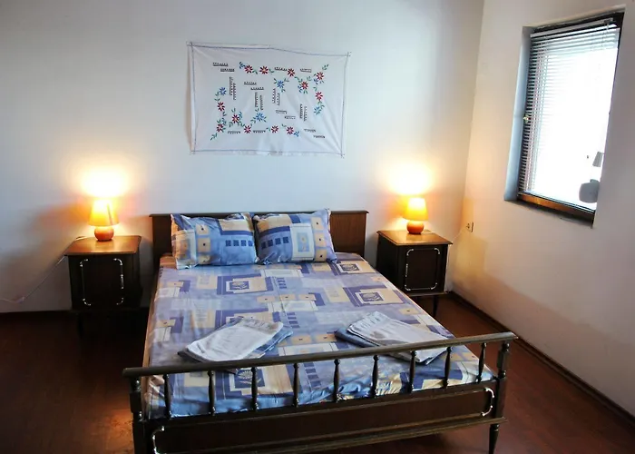 Hostel 10 Coins Hostel&tours *