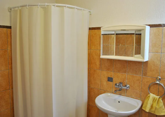 Hostel 10 Coins Hostel&tours *