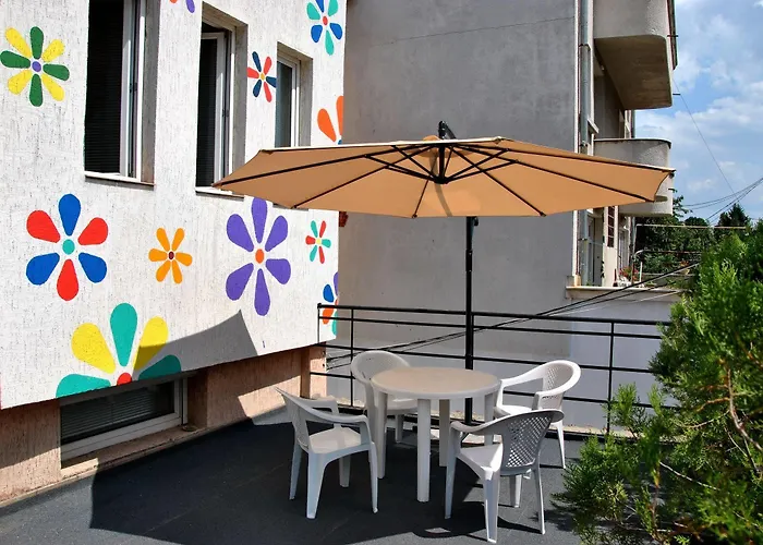 10 Coins Hostel&tours Hostel *