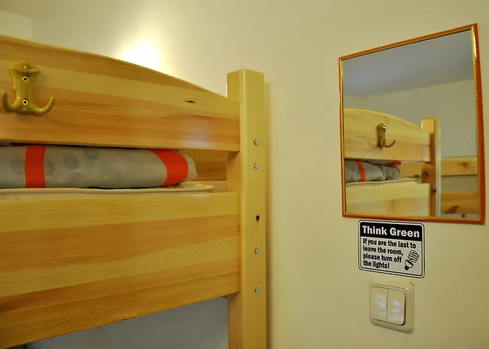 10 Coins Hostel&tours *