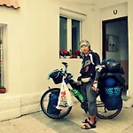 10 Coins & Tours Hostel
